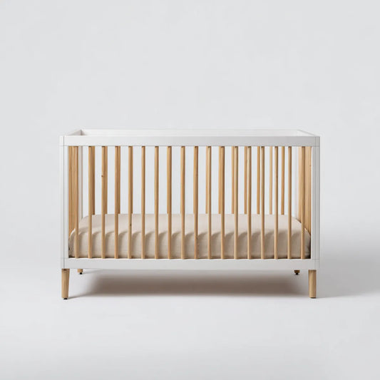 Łóżeczko dziecięce, Białe i naturalne łóżeczko dla dziecka w litym drewnie sosnowym 124 x 65 x 90 cm z listwami